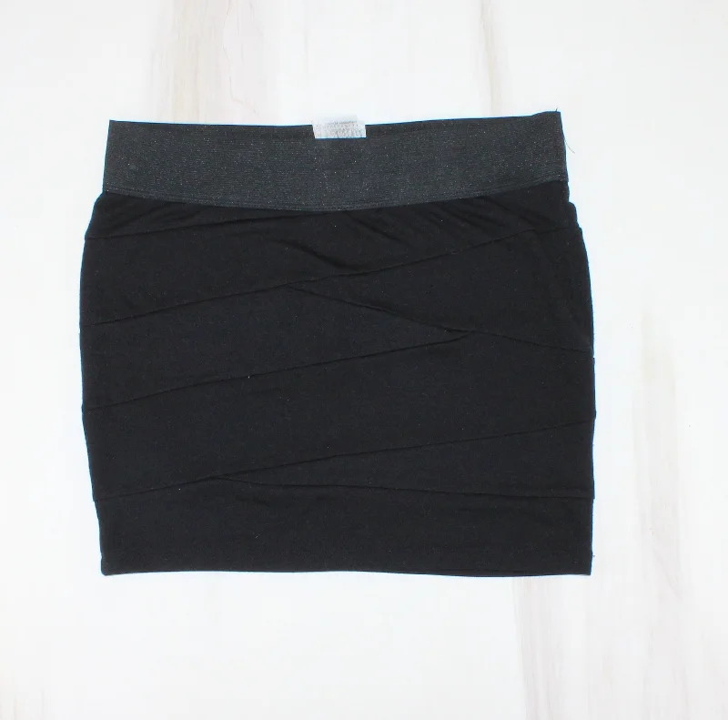 GUESS BLACK SKIRT LADIES LARGE PRE-LOVED mini skirt trendy