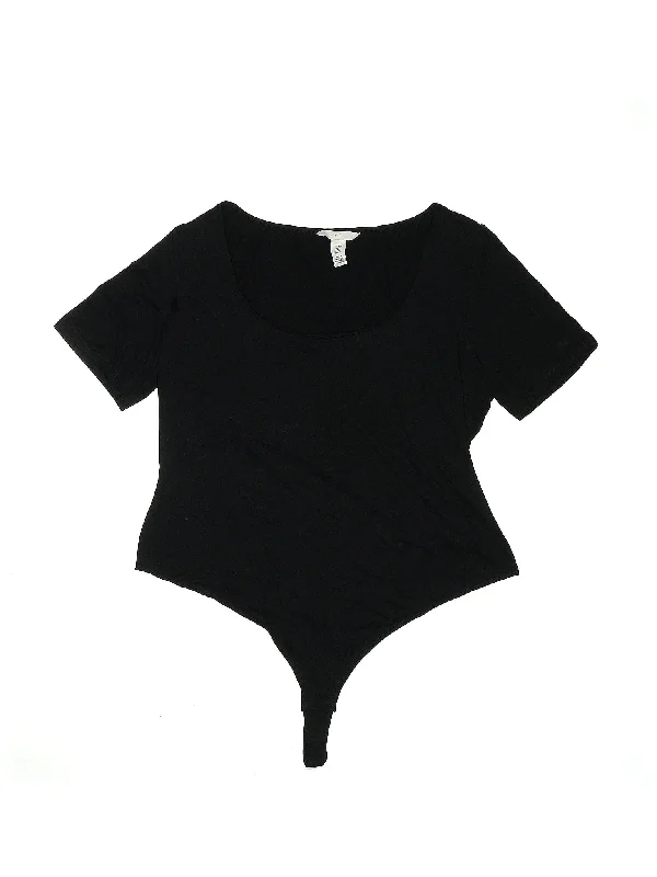 Bodysuit Fashionable Bodysuit with Snaps