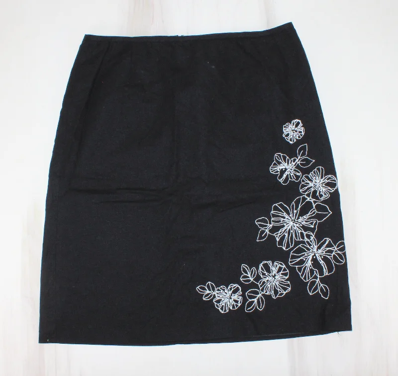 REITMANS BLACK SKIRT WITH WHITE EMBROIDERED FLOWERS LADIES SIZE 13 PRE-LOVED maxi skirt elegant